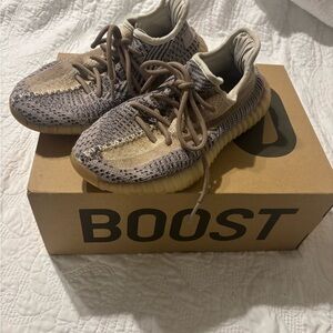 Adidas Yeezy Boost 350 V2 Sneakers men size  6.5 SAND